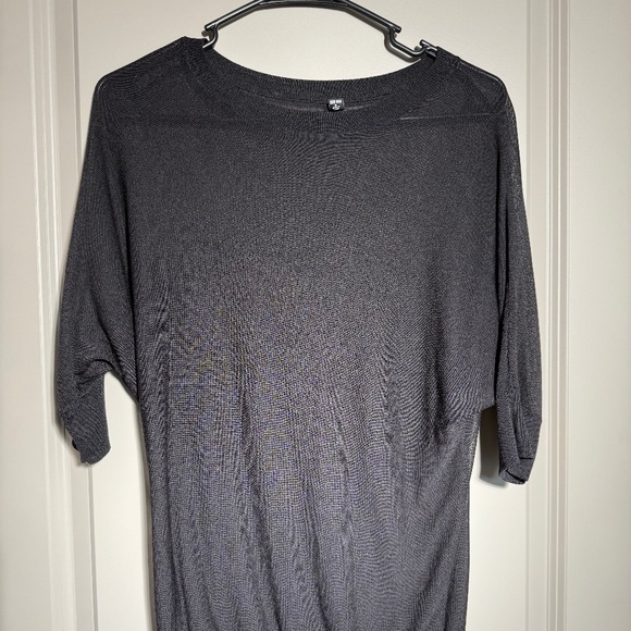 UNIQLO Sheer Lightweight Knit Top – Dark Charcoal Gray – Size M - Picture 1 of 4